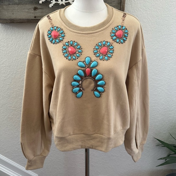 Queen of Sparkles Beige Sweatshirt with Turquoise Necklace Beaded‎ front size M - Picture 1 of 11